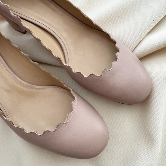 Chloé Lauren Scalloped Nude Leather Pumps, size 40 (size 9.5) - Picture 4 of 12